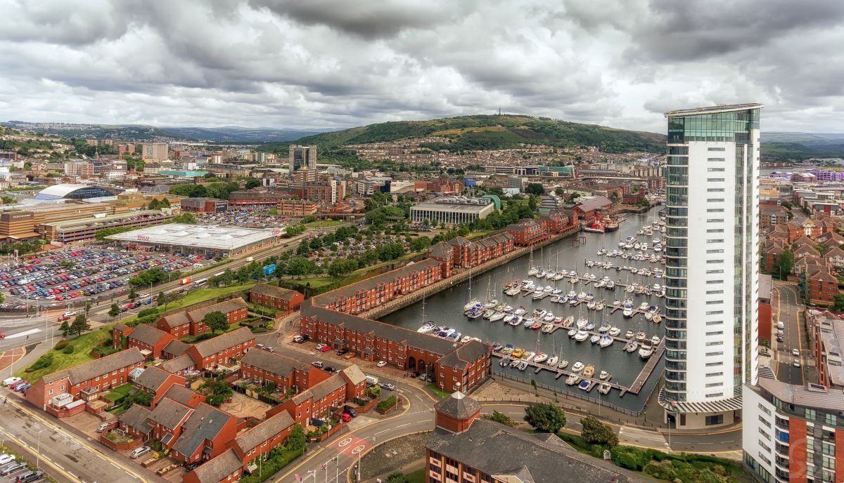 Become a Taxi Driver in Swansea
